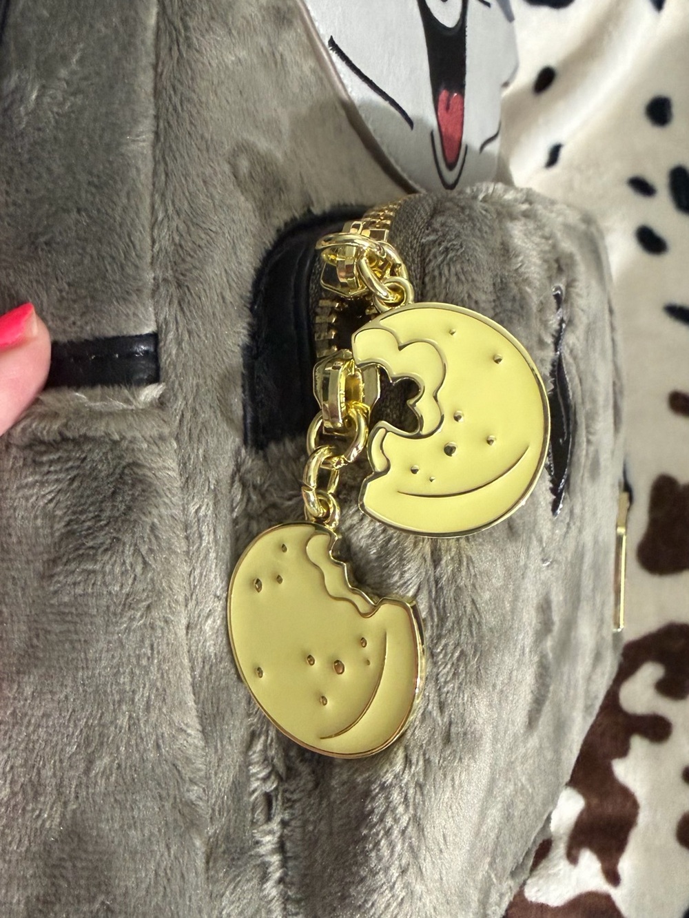 Disney Plush Gray Raccoon Kids Crossbody Bag - Picture 7 of 7